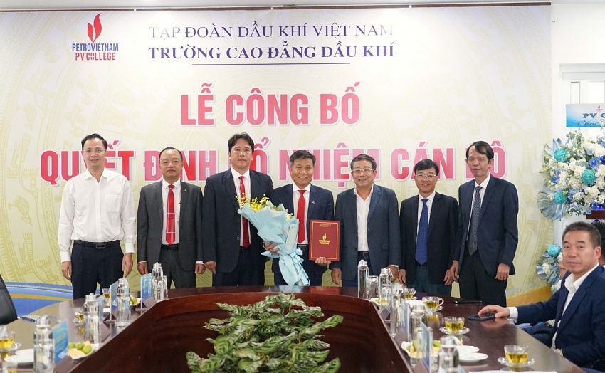 PVCollege công bố và trao quyết định bổ nhiệm Chủ tịch Hội đồng Trường PVCollege công bố và trao quyết định bổ nhiệm Chủ tịch Hội đồng trường