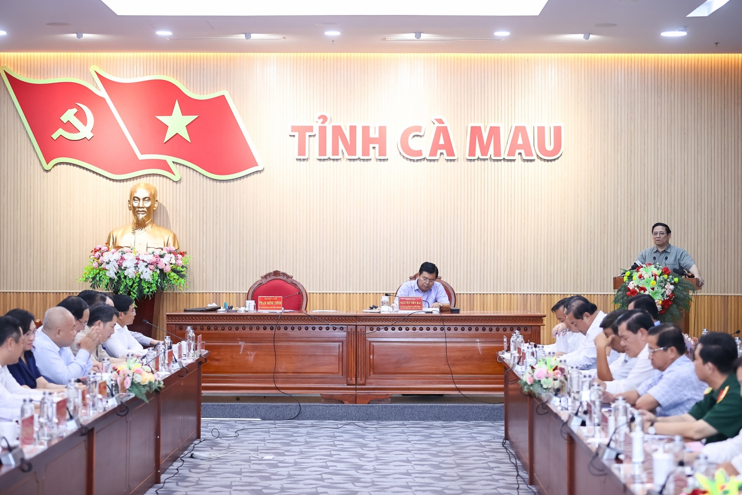 Khẩn trương triển khai các công việc cần thiết để mở rộng cụm dự án khí, điện, đạm Cà Mau Khẩn trương triển khai các công việc cần thiết để mở rộng cụm dự án khí, điện, đạm Cà Mau