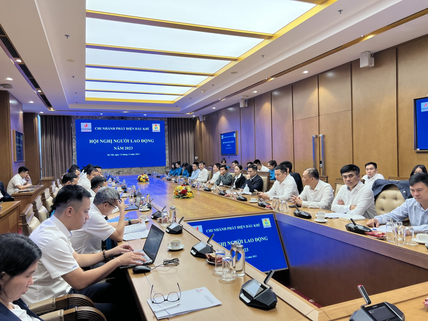 Toàn cảnh Hội nghị. Toàn cảnh Hội nghị.