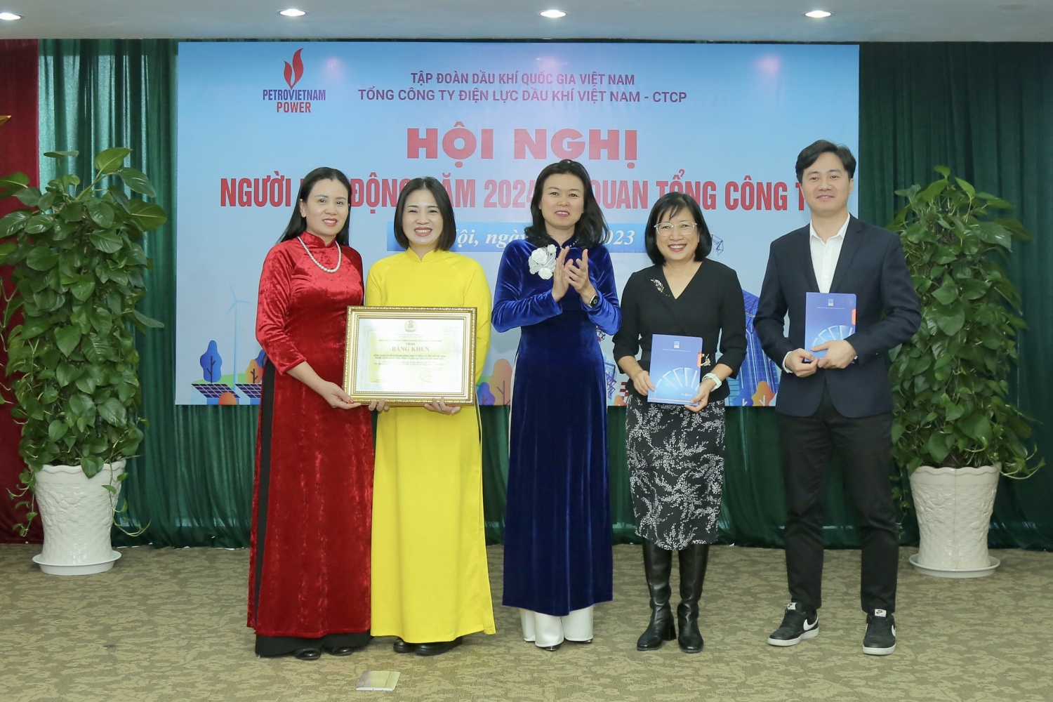 Nâng cao ý thức trách nhiệm, năng suất lao động của cán bộ nhân viên Cơ quan Tổng Công ty PV Power Nâng cao ý thức trách nhiệm, năng suất lao động của cán bộ nhân viên Cơ quan Tổng Công ty PV Power