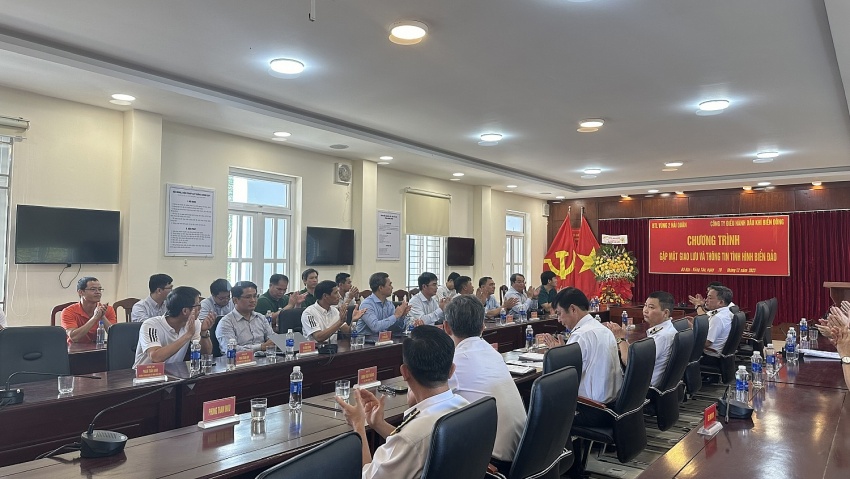 BIENDONG POC gặp mặt, giao lưu với cán bộ, chiến sĩ Bộ Tư lệnh Vùng 2 Hải quân BIENDONG POC gặp mặt, giao lưu với cán bộ, chiến sĩ Bộ Tư lệnh Vùng 2 Hải quân