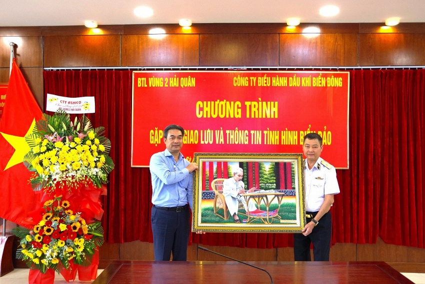 BIENDONG POC gặp mặt, giao lưu với cán bộ, chiến sĩ Bộ Tư lệnh Vùng 2 Hải quân BIENDONG POC gặp mặt, giao lưu với cán bộ, chiến sĩ Bộ Tư lệnh Vùng 2 Hải quân