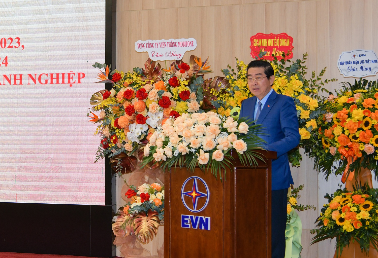Hoàn thành vượt mức các chỉ tiêu, Petrovietnam đóng góp tích cực vào thành công chung của UBQLVNN năm 2023