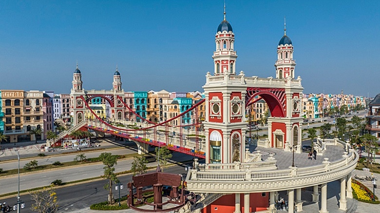 Khai trương siêu quần thể ẩm thực - vui chơi giải trí - mua sắm Mega Grand World Hà Nội