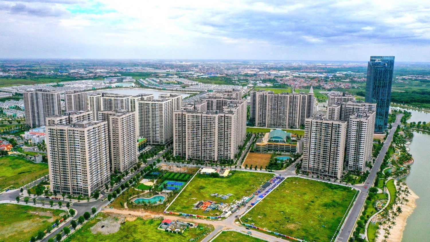 Tin bất động sản ngày 26/12: Năm 2024, giá chung cư sẽ tiếp tục tăng 3-8% Tin bất động sản ngày 26/12: Năm 2024, giá chung cư sẽ tiếp tục tăng 3-8%