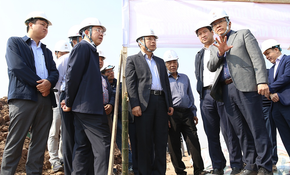 Phó Chủ tịch CMSC Hồ Sỹ Hùng kiểm tra công trường Dự án đường dây 500kV mạch 3 đoạn qua địa phận tỉnh Thanh Hóa