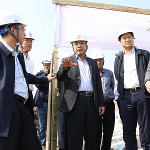 Phó Chủ tịch CMSC Hồ Sỹ Hùng kiểm tra công trường Dự án đường dây 500kV mạch 3 đoạn qua địa phận tỉnh Thanh Hóa