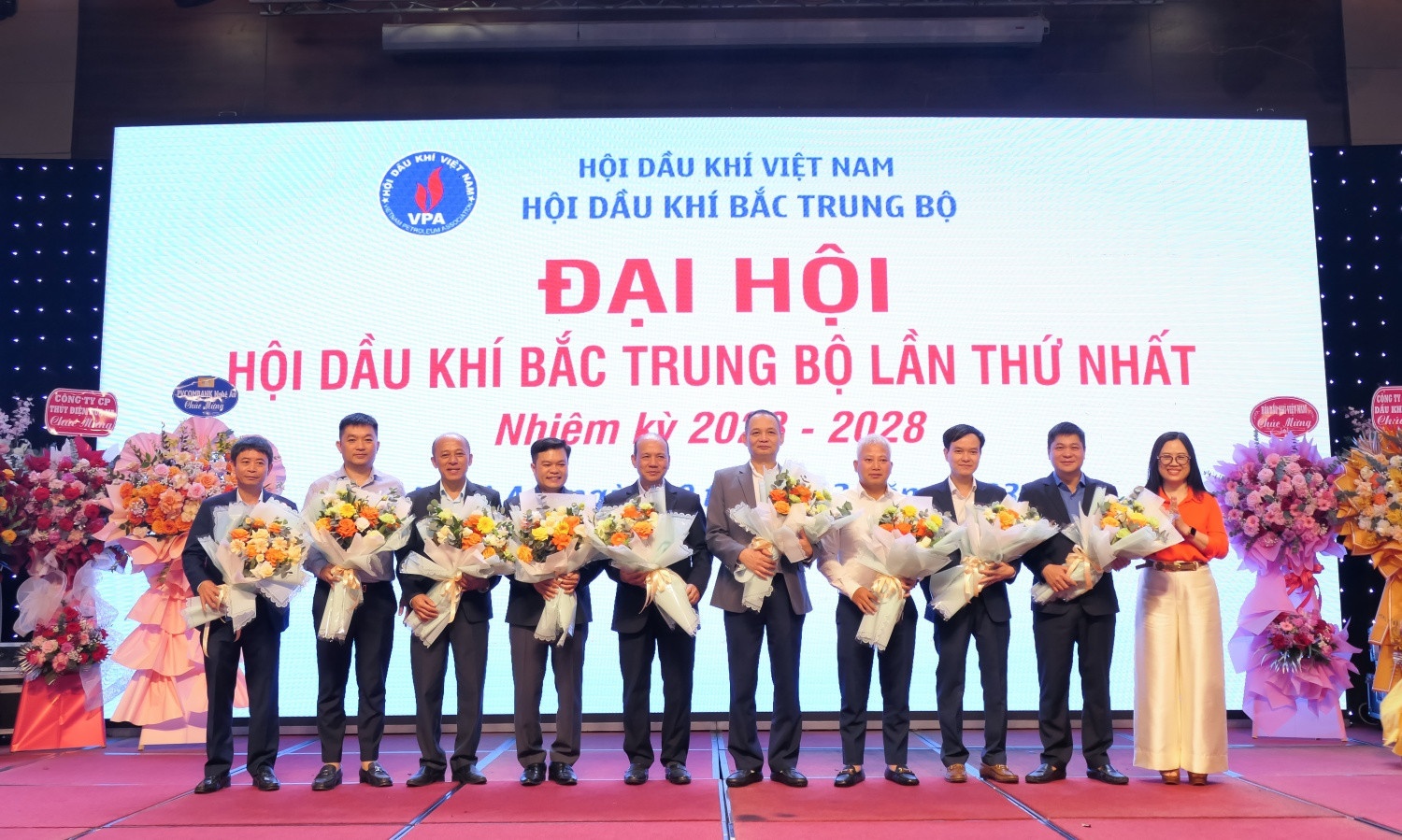 Hội Dầu khí Việt Nam công nhận BCH Hội Dầu khí Bắc Trung Bộ khóa I, nhiệm kỳ 2023-2028 Hội Dầu khí Việt Nam công nhận BCH Hội Dầu khí Bắc Trung Bộ khóa I, nhiệm kỳ 2023-2028
