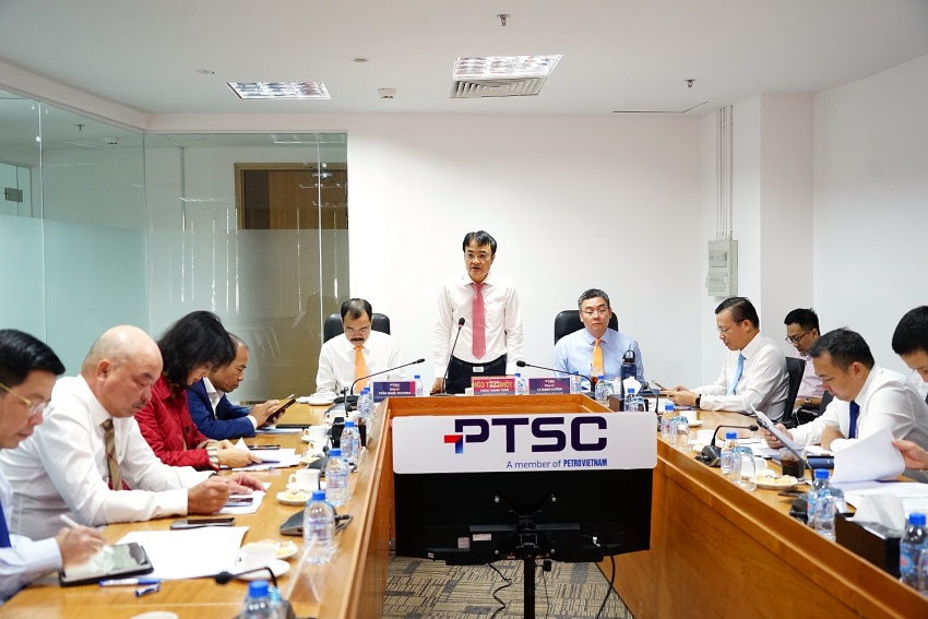 Đồng chí Phan Thanh Tùng – Bí thư Đảng ủy, Chủ tịch HĐQT Tổng Công ty phát biểu kết luận tại Hội nghị Đồng chí Phan Thanh Tùng – Bí thư Đảng ủy, Chủ tịch HĐQT Tổng Công ty phát biểu kết luận tại Hội nghị