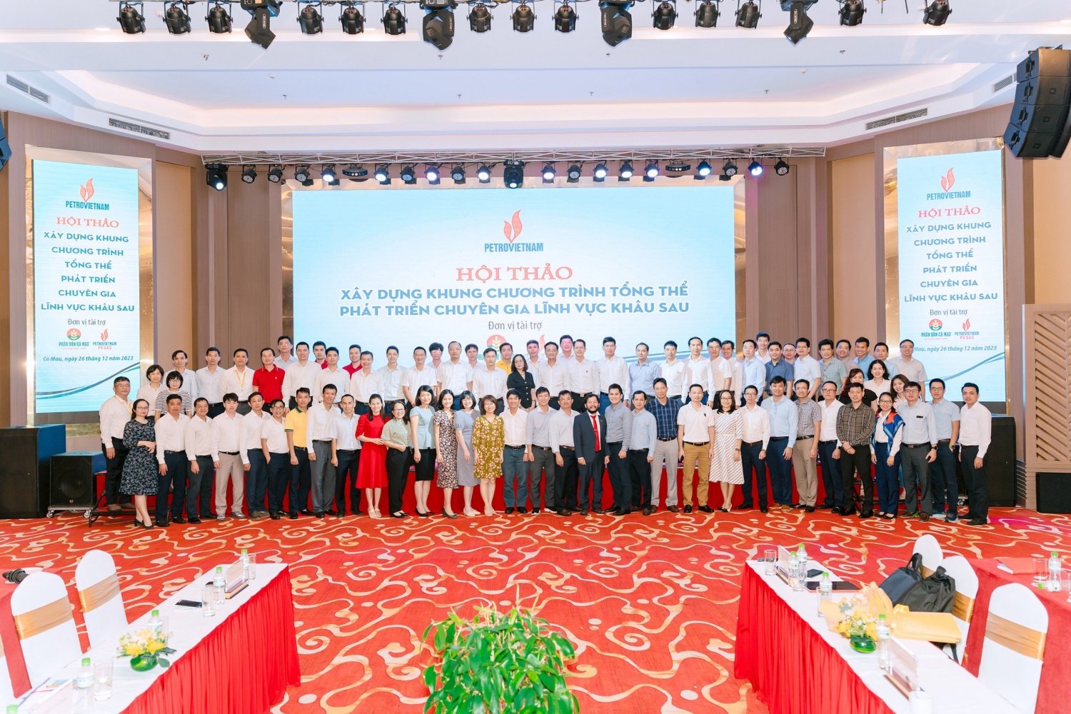 Xây dựng khung chương trình tổng thể phát triển chuyên gia lĩnh vực khâu sau của Petrovietnam