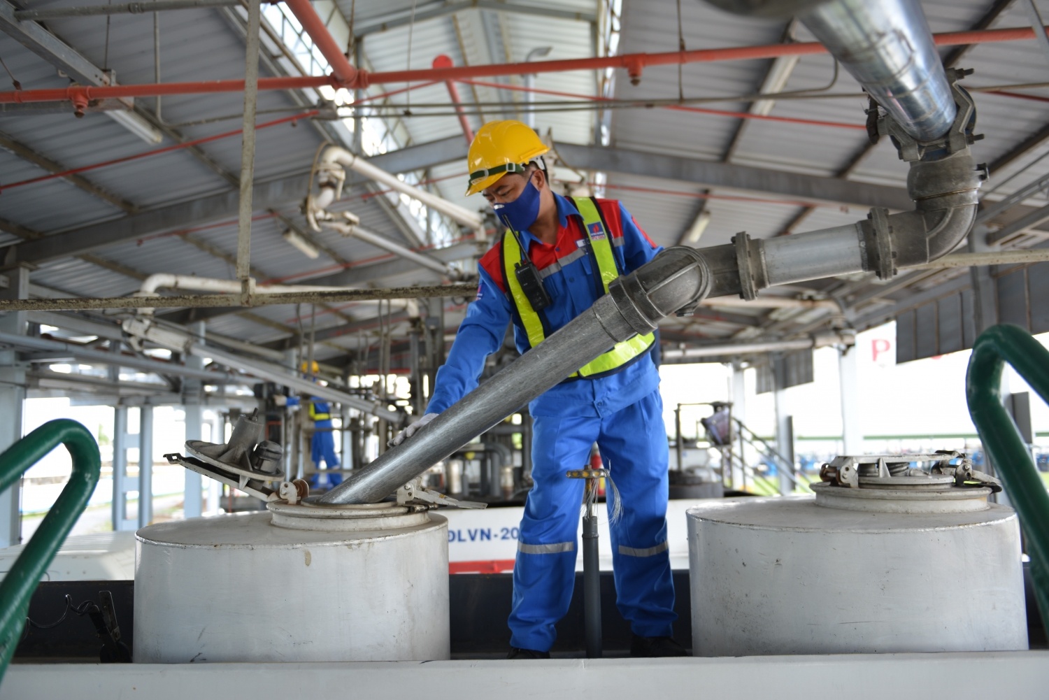 [E-magazine] Vượt qua thách thức, tận dụng cơ hội, Petrovietnam lập nhiều kỷ lục trong sản xuất, kinh doanh