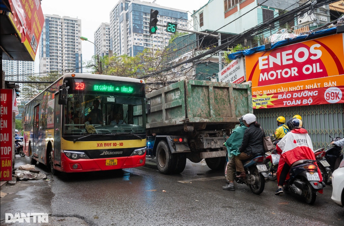 Hiện trạng đường Nguyễn Tuân dự kiến mở rộng lên 21m để giảm ùn tắc
