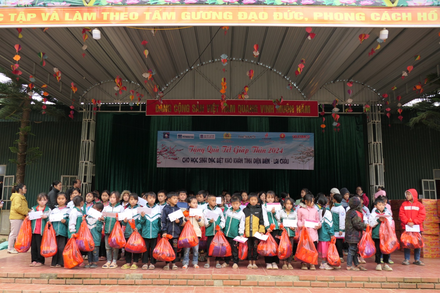 Lan toả yêu thương tới vùng cao biên giới