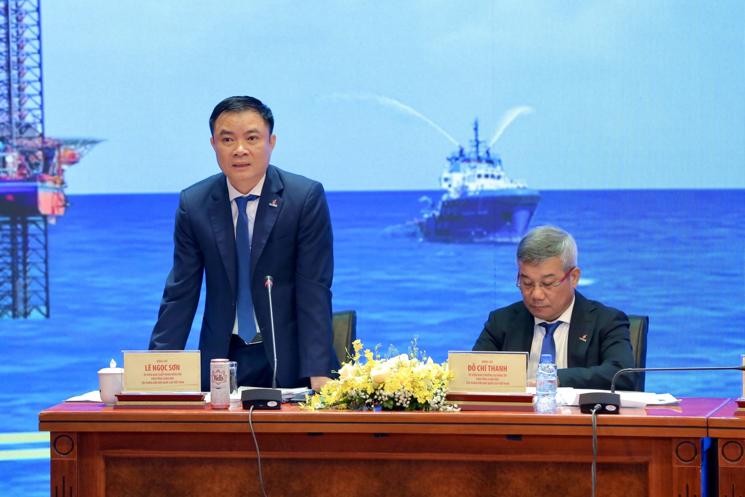 undefined “Ngược dòng” khó khăn, Petrovietnam tăng trưởng mạnh mẽ, lập kỷ lục doanh thu trong năm 2023