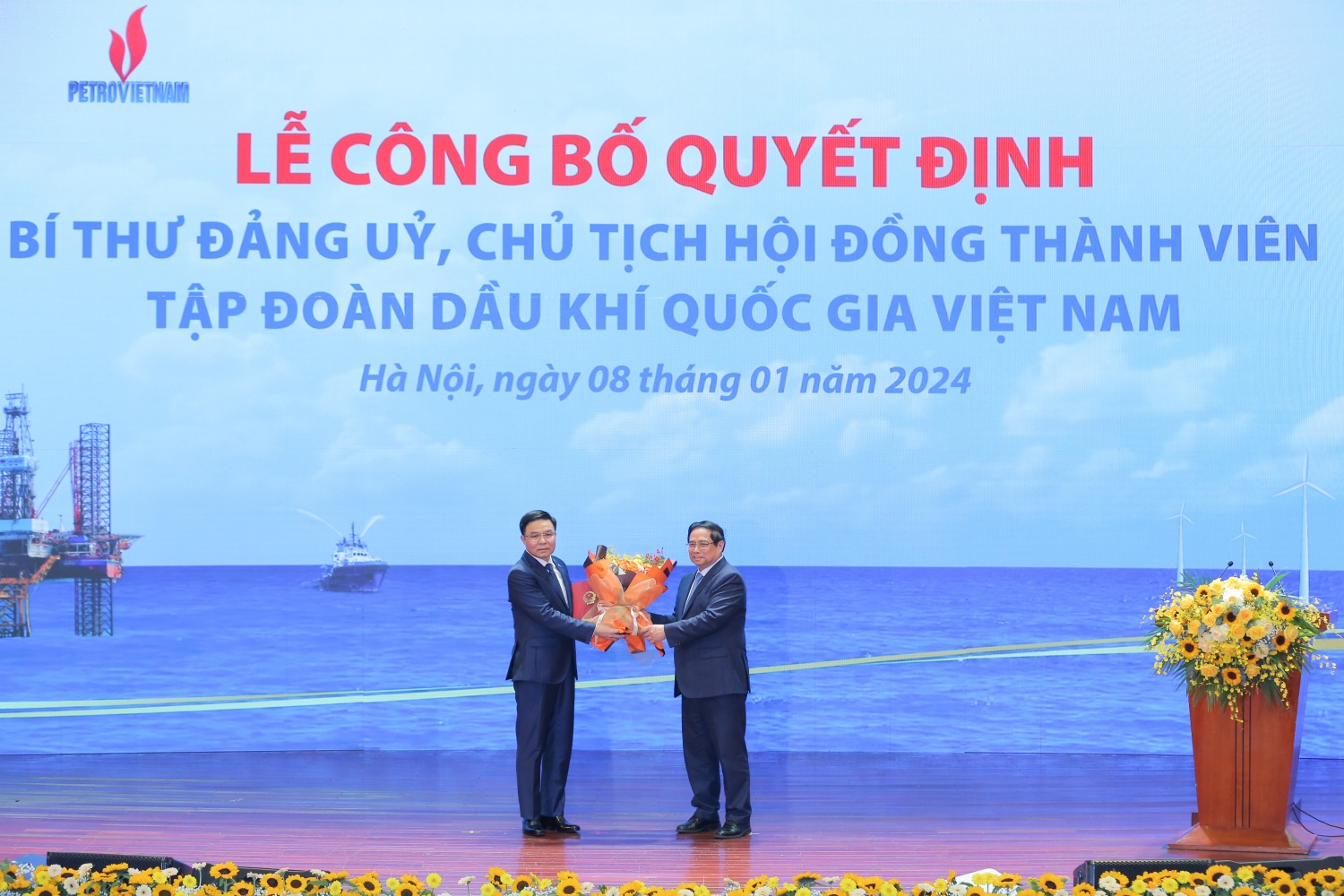 undefined Thủ tướng Chính phủ Phạm Minh Chính trao quyết định bổ nhiệm Chủ tịch HĐTV Tập đoàn Dầu khí Việt Nam