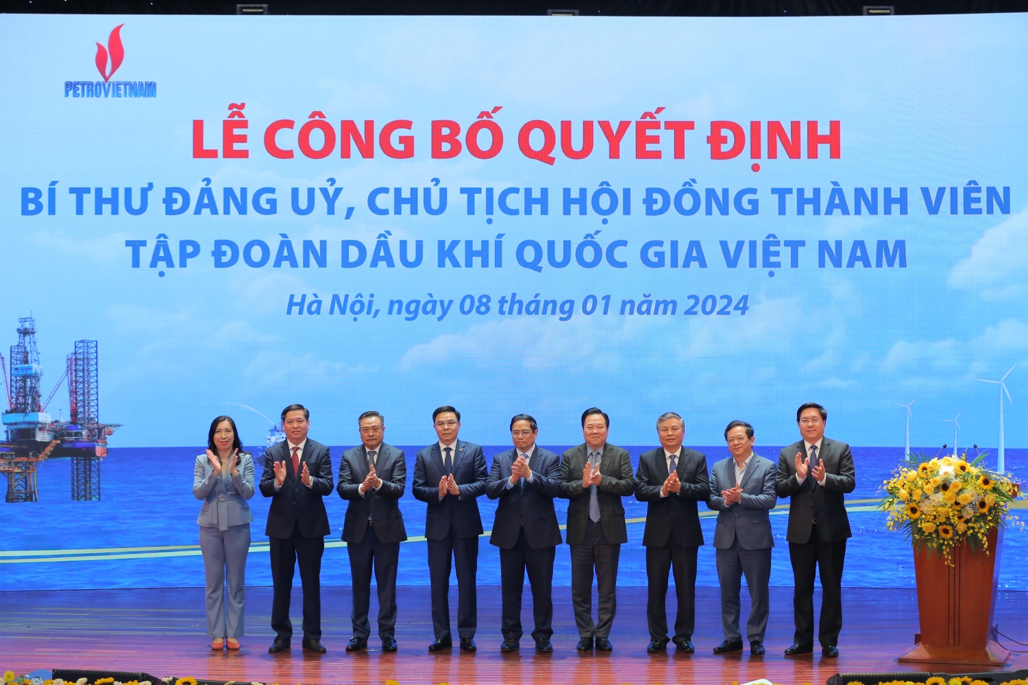 undefined Thủ tướng Chính phủ Phạm Minh Chính trao quyết định bổ nhiệm Chủ tịch HĐTV Tập đoàn Dầu khí Việt Nam