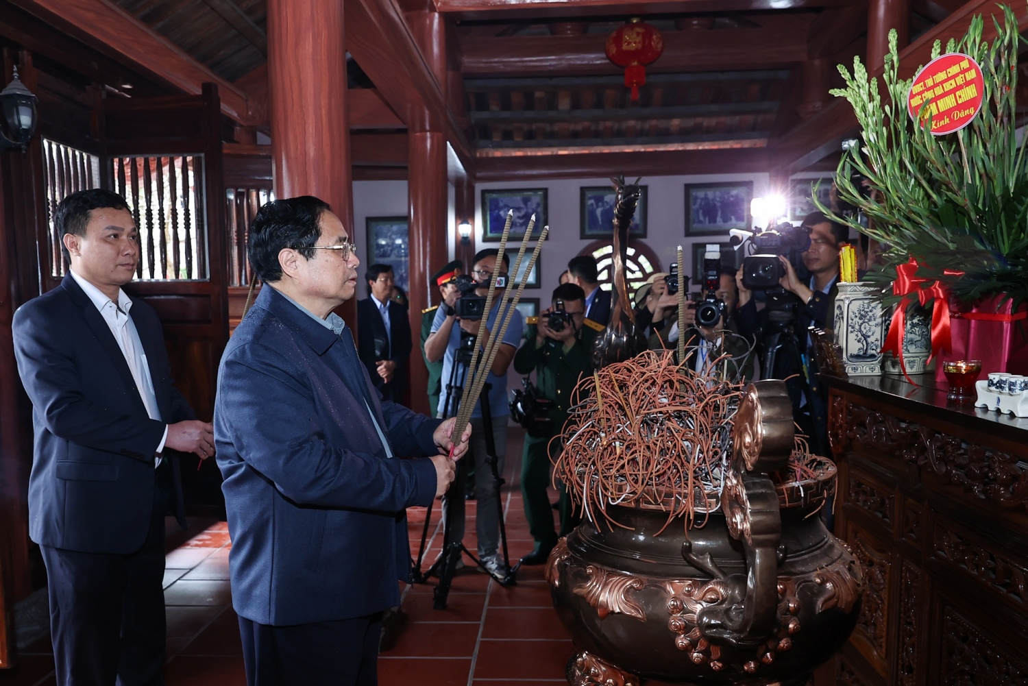 Thủ tướng tặng quà Tết công nhân, người lao động, người nghèo tại Hải Dương Thủ tướng tặng quà Tết công nhân, người lao động, người nghèo tại Hải Dương