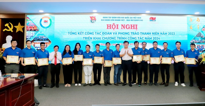 Tuổi trẻ Vietsovpetro: Xung kích, sáng tạo, hoàn thành xuất sắc nhiệm vụ năm 2023 Tuổi trẻ Vietsovpetro: Xung kích, sáng tạo, hoàn thành xuất sắc nhiệm vụ năm 2023