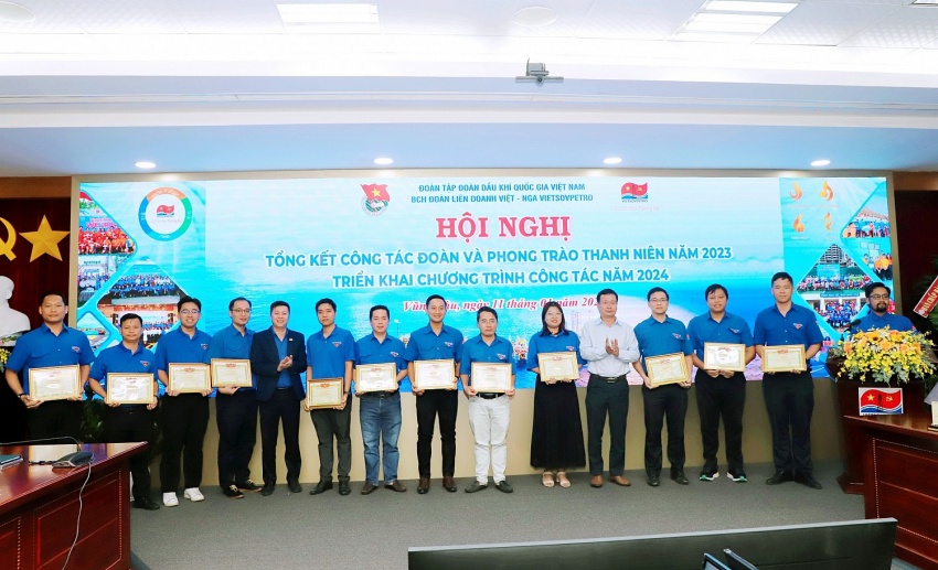 Tuổi trẻ Vietsovpetro: Xung kích, sáng tạo, hoàn thành xuất sắc nhiệm vụ năm 2023 Tuổi trẻ Vietsovpetro: Xung kích, sáng tạo, hoàn thành xuất sắc nhiệm vụ năm 2023