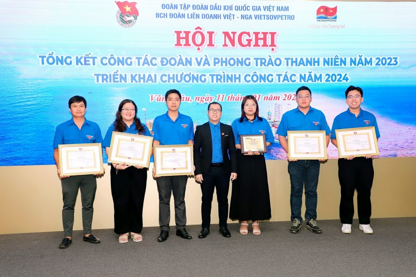Tuổi trẻ Vietsovpetro: Xung kích, sáng tạo, hoàn thành xuất sắc nhiệm vụ năm 2023 Tuổi trẻ Vietsovpetro: Xung kích, sáng tạo, hoàn thành xuất sắc nhiệm vụ năm 2023