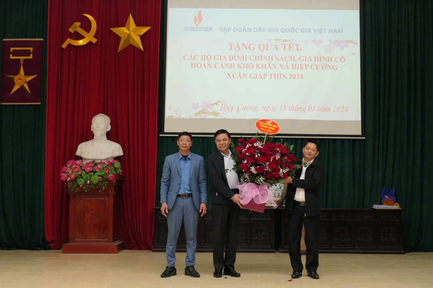 Petrovietnam thực hiện công tác an sinh xã hội tại xã Hiệp Cường, Hưng Yên Petrovietnam thực hiện công tác an sinh xã hội tại xã Hiệp Cường, Hưng Yên