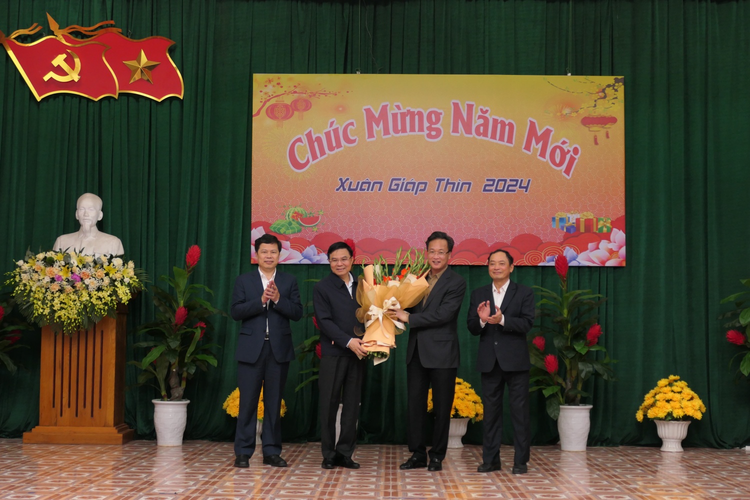 Petrovietnam/BSR thực hiện công tác an sinh xã hội tại huyện Kim Động, Hưng Yên Petrovietnam/BSR thực hiện công tác an sinh xã hội tại huyện Kim Động, Hưng Yên