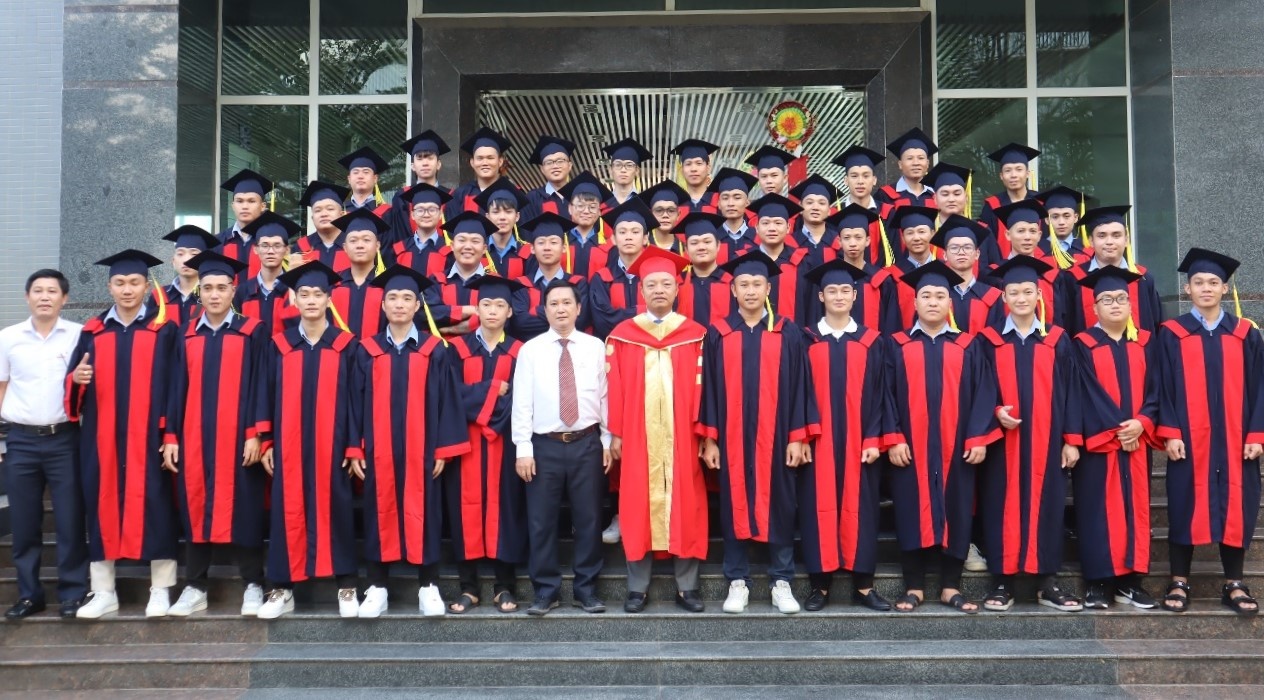 PVCollege bế giảng và trao bằng tốt nghiệp hệ Cao đẳng khóa 2020-2023 PVCollege bế giảng và trao bằng tốt nghiệp hệ Cao đẳng khóa 2020-2023