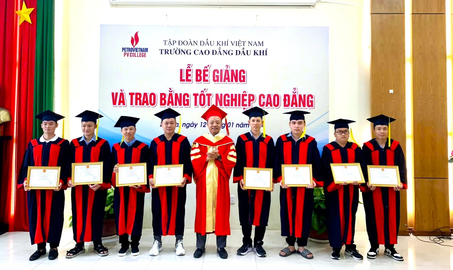 PVCollege bế giảng và trao bằng tốt nghiệp hệ Cao đẳng khóa 2020-2023 PVCollege bế giảng và trao bằng tốt nghiệp hệ Cao đẳng khóa 2020-2023