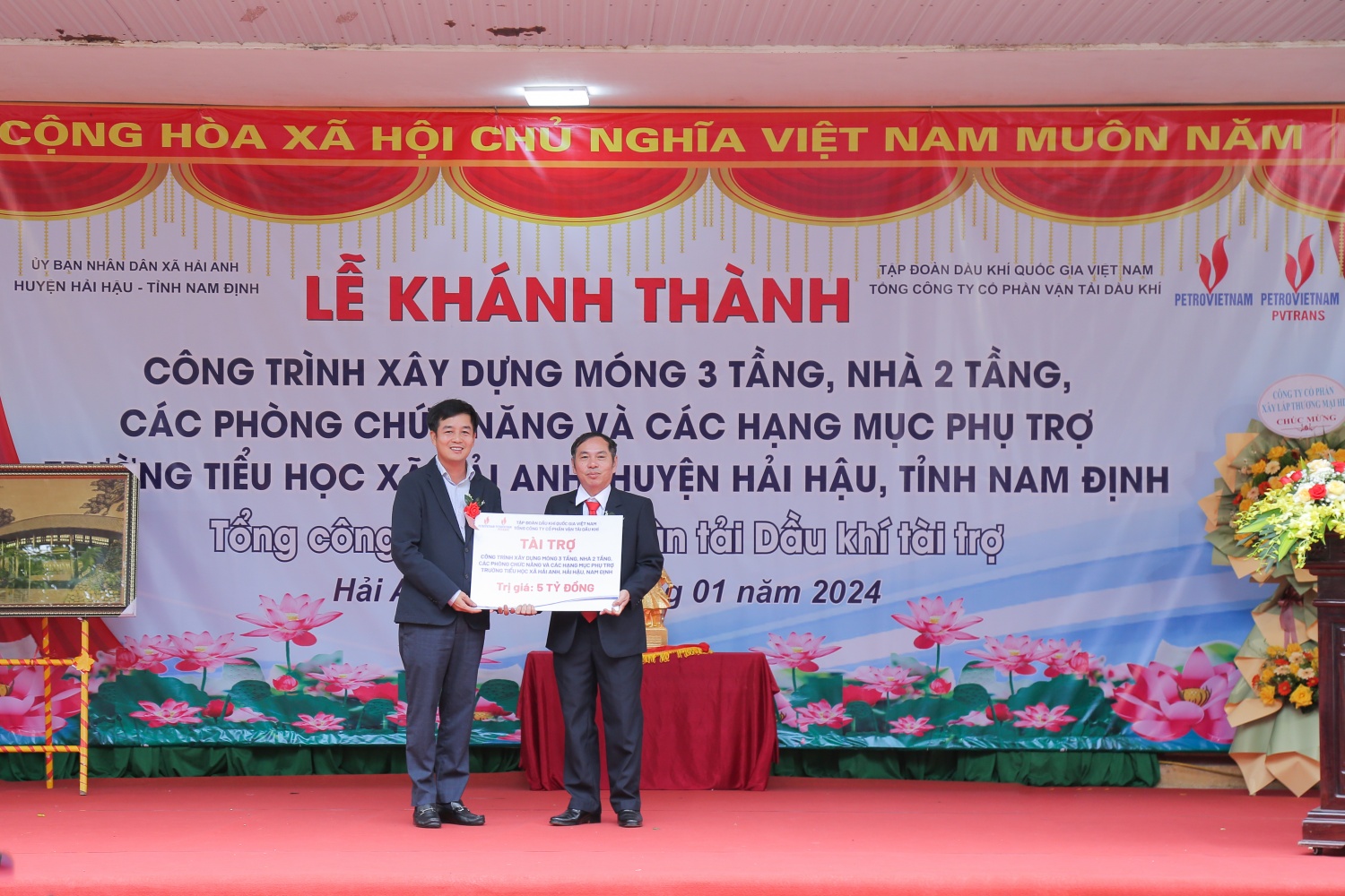 Petrovietnam/PVTrans trao hỗ trợ xây dựng nhà chức năng Trường Tiểu học Hải Anh (Nam Định) Petrovietnam/PVTrans trao hỗ trợ xây dựng nhà chức năng Trường Tiểu học Hải Anh (Nam Định)