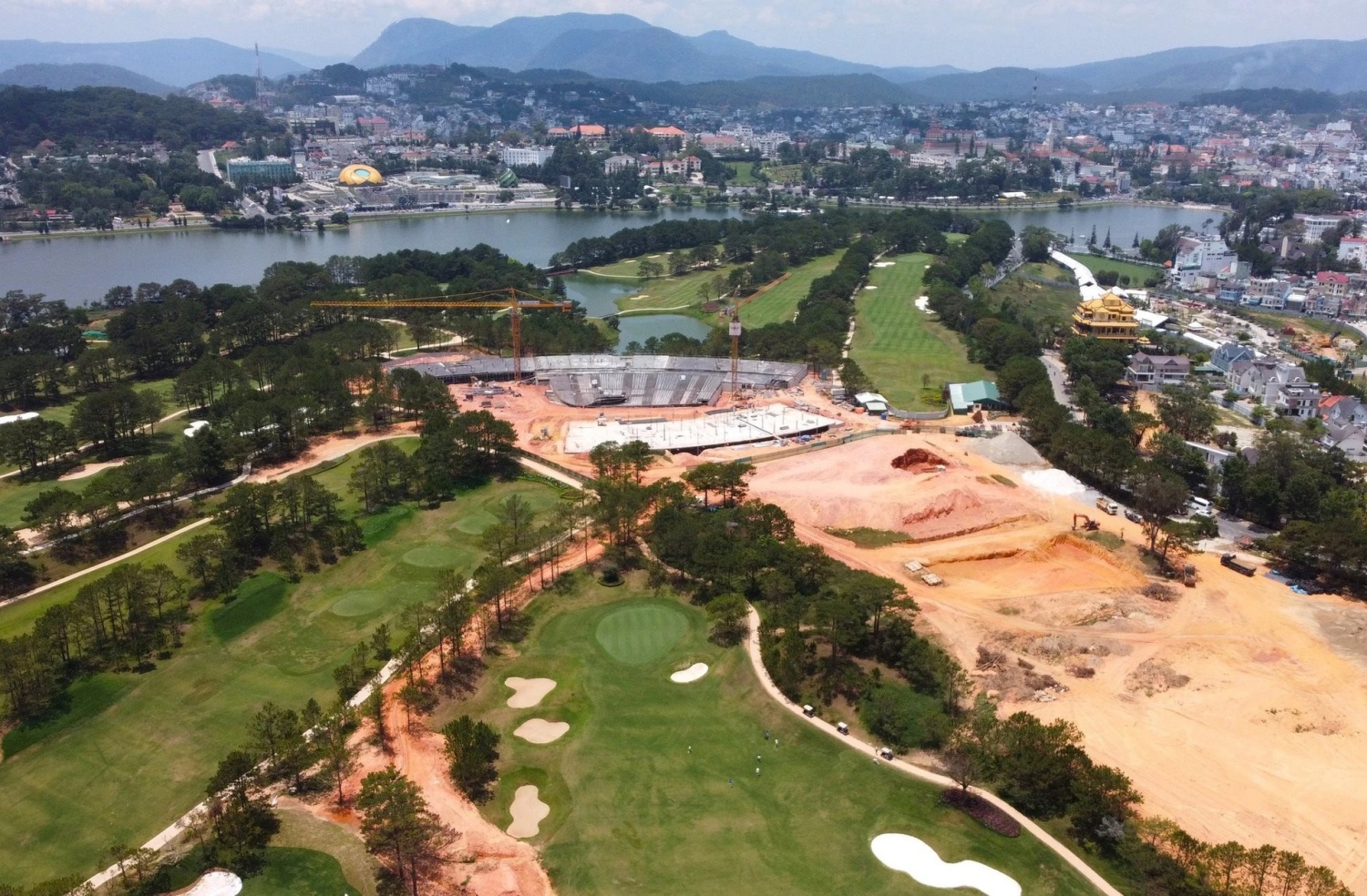 Tin bất động sản ngày 22/1: Trả hồ sơ xin cấp phép cho tòa nhà CLB golf ở Đồi Cù - Đà Lạt Tin bất động sản ngày 22/1: Trả hồ sơ xin cấp phép cho tòa nhà CLB golf ở Đồi Cù - Đà Lạt