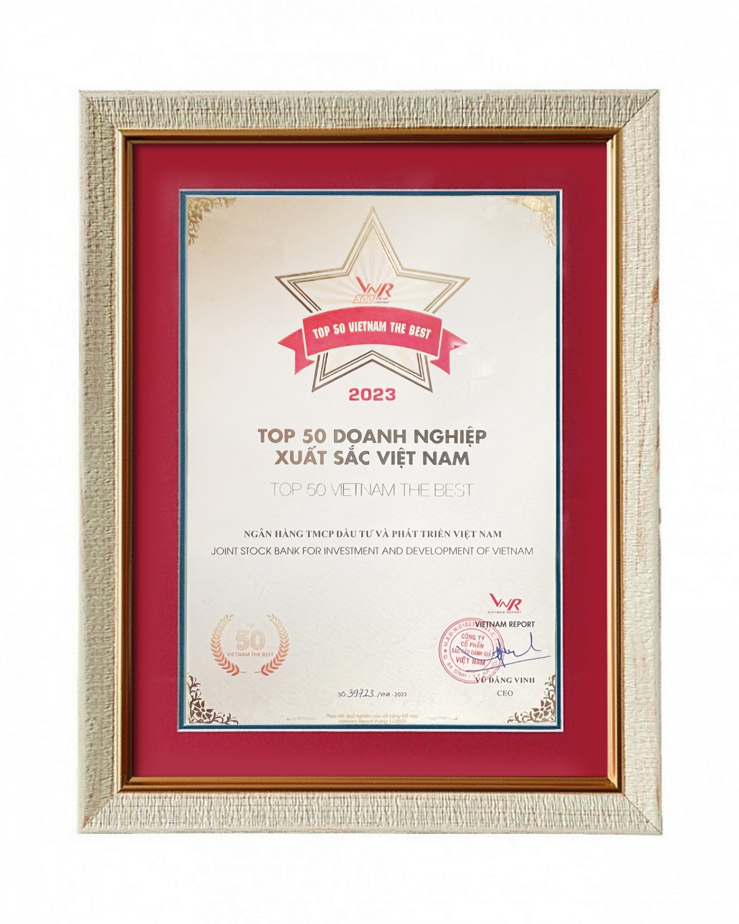 BIDV giữ vững vị trí Top 50 doanh nghiệp xuất sắc Việt Nam năm 2023 BIDV giữ vững vị trí Top 50 doanh nghiệp xuất sắc Việt Nam năm 2023