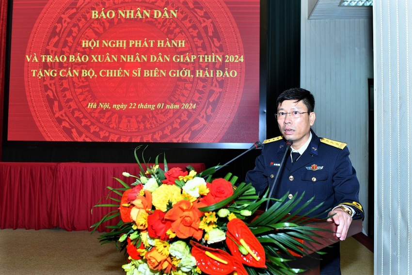 Petrovietnam đồng hành cùng Báo Nhân Dân trao tặng báo Xuân đến cán bộ, chiến sĩ biên giới, hải đảo