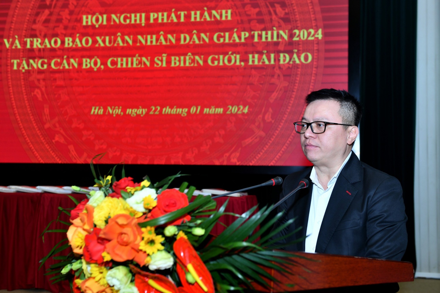 Petrovietnam đồng hành cùng Báo Nhân Dân trao tặng báo Xuân đến cán bộ, chiến sĩ biên giới, hải đảo