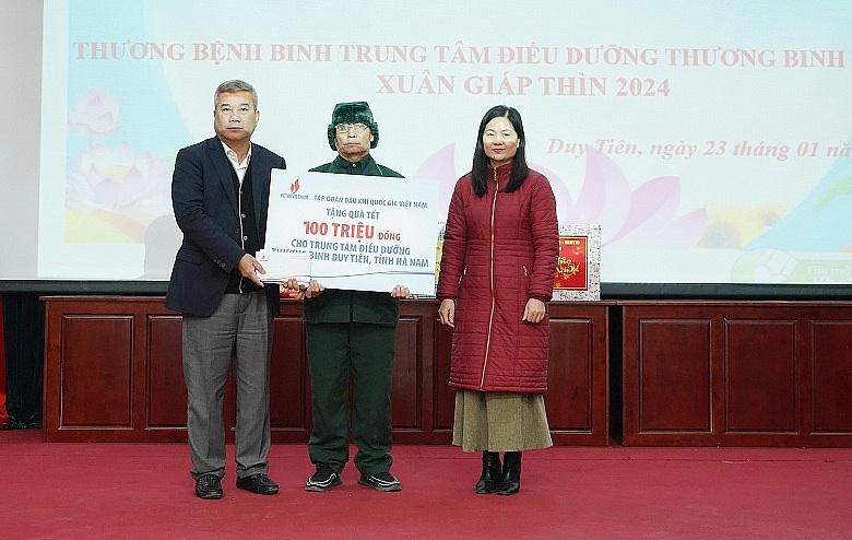 Petrovietnam trao hỗ trợ xây nhà đại đoàn kết tại tỉnh Hà Nam