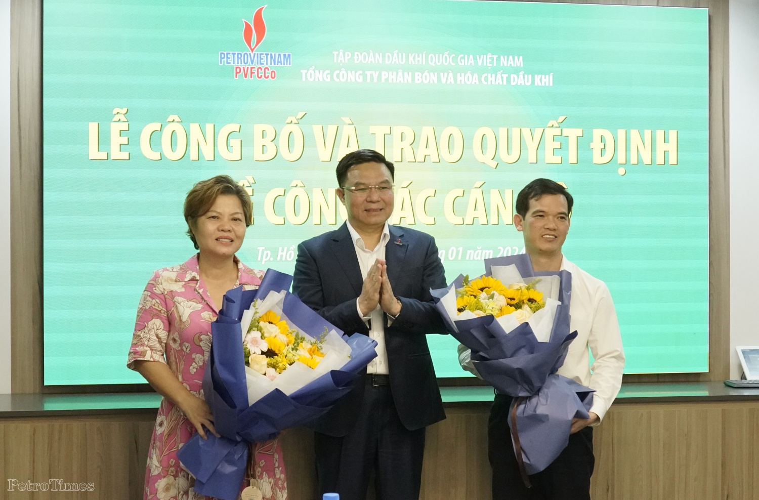 Công bố và trao các quyết định về công tác cán bộ của PVFCCo