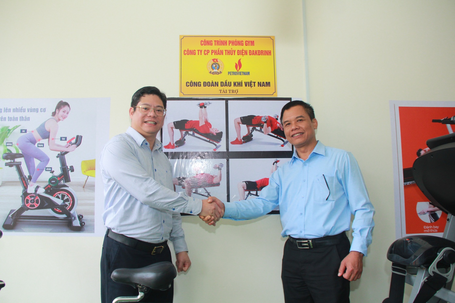 Đặc sắc chương trình “Xuân nghĩa tình Dầu khí – Tết ấm áp sẻ chia” tại thuỷ điện Đakđrinh Đặc sắc chương trình “Xuân nghĩa tình Dầu khí – Tết ấm áp sẻ chia” tại thuỷ điện Đakđrinh