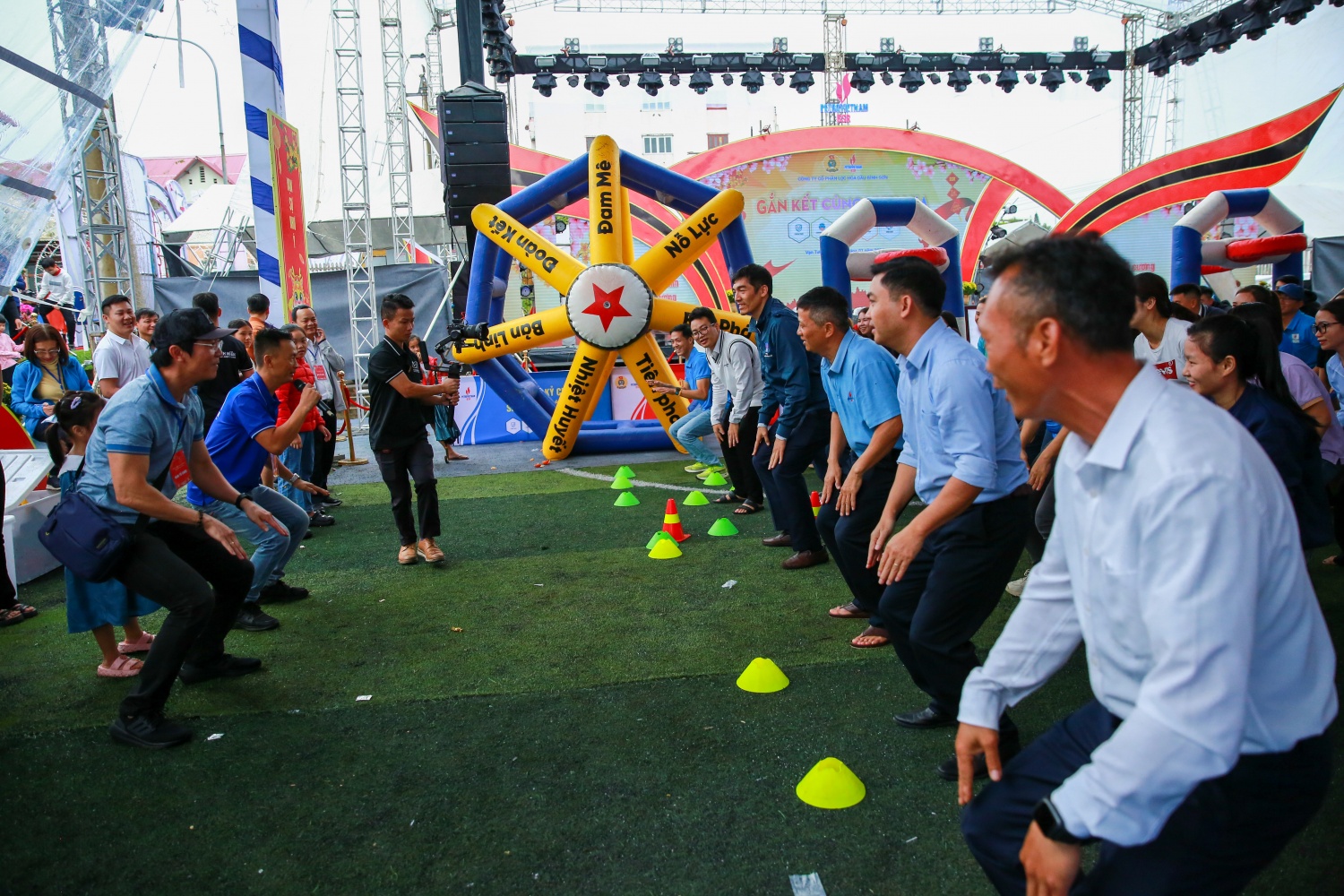 Ấm áp chương trình “Xuân nghĩa tình dầu khí năm 2024” do BSR tổ chức Ấm áp chương trình “Xuân nghĩa tình dầu khí năm 2024” do BSR tổ chức