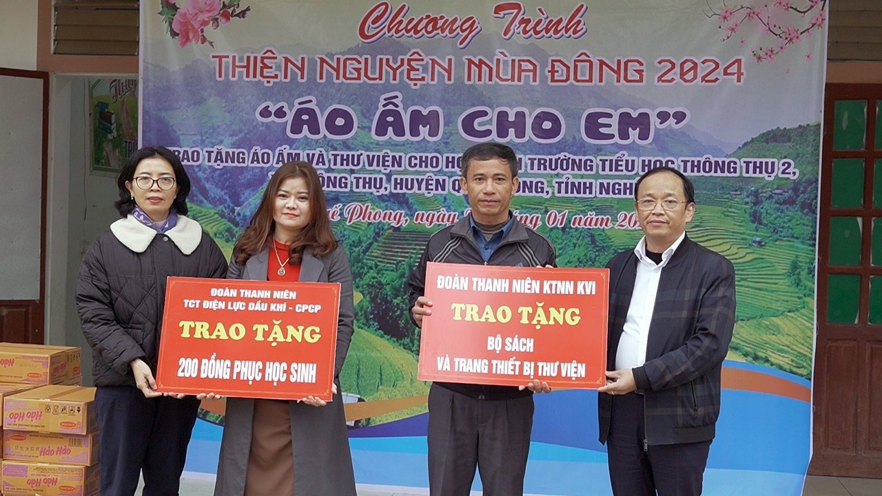 Đoàn Thanh niên PV Power mang "Áo ấm cho em" tại huyện Quế Phong, tỉnh Nghệ An Đoàn Thanh niên PV Power mang "Áo ấm cho em" tại huyện Quế Phong, tỉnh Nghệ An