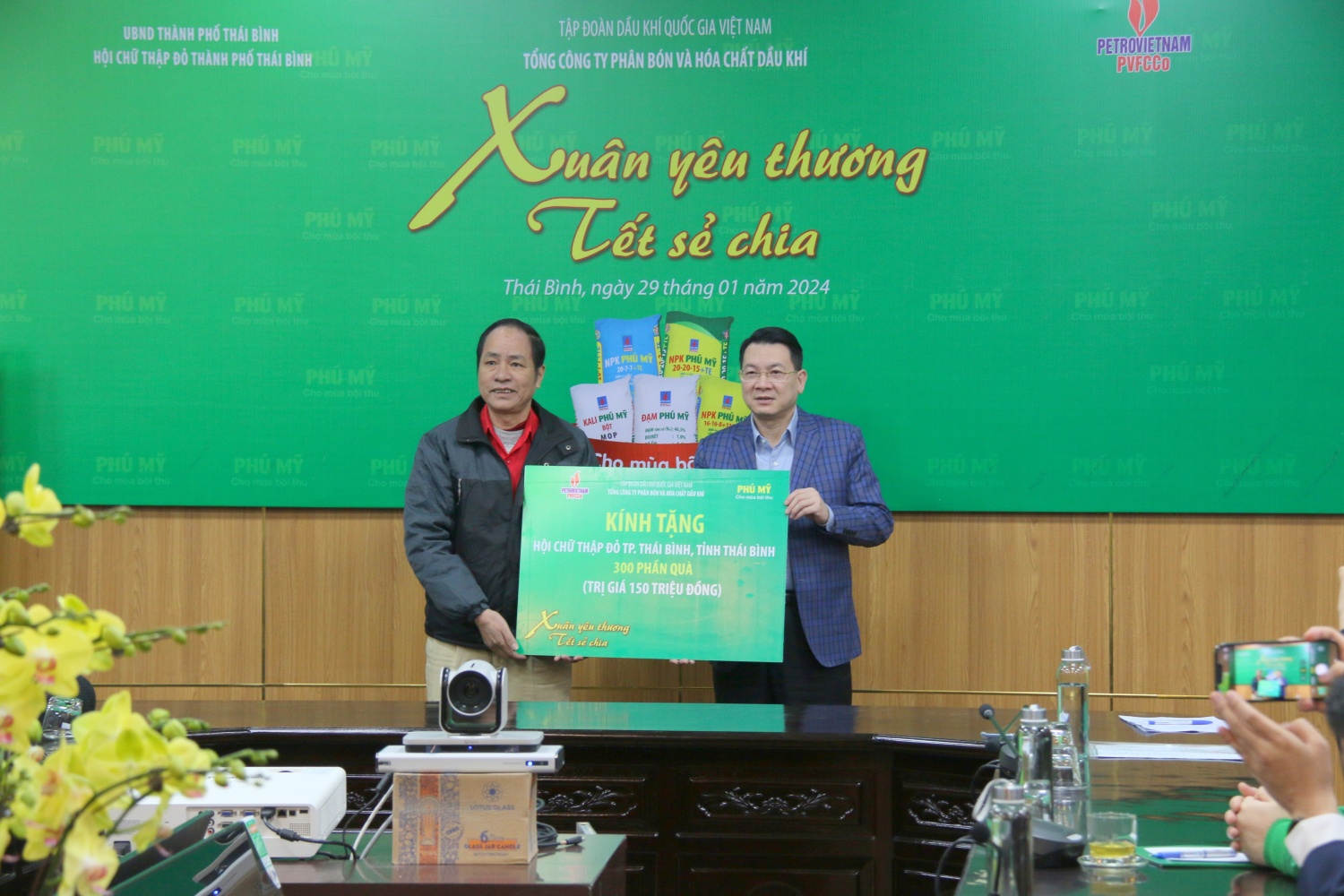 Petrovietnam, Hội Cựu chiến binh Tập đoàn và PVFCCo trao 650 phần quà Tết tại tỉnh Thái Bình