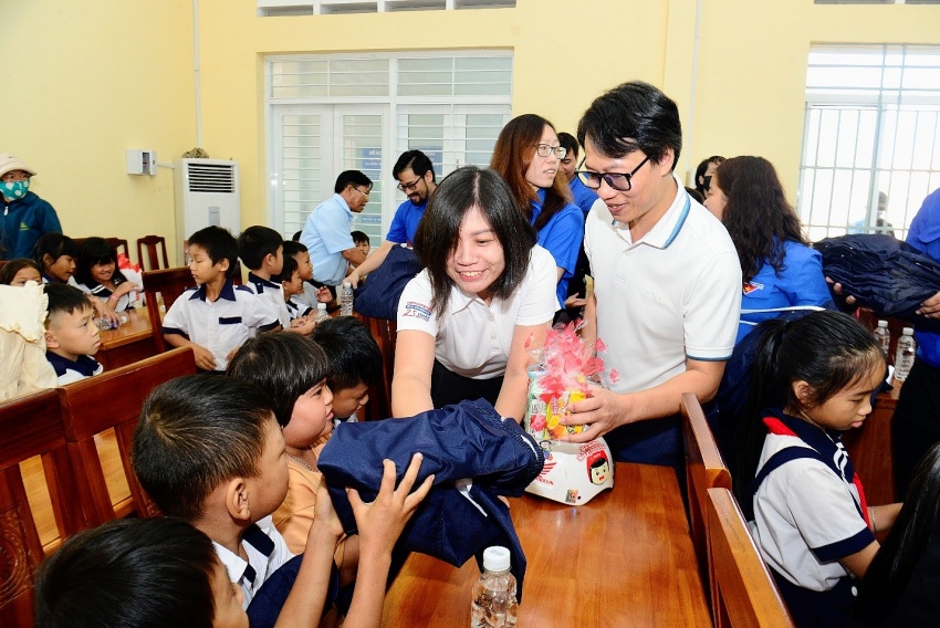 “Xuân ấm áp – Sẻ chia yêu thương” từ Xí nghiệp Khí Vietsovpetro