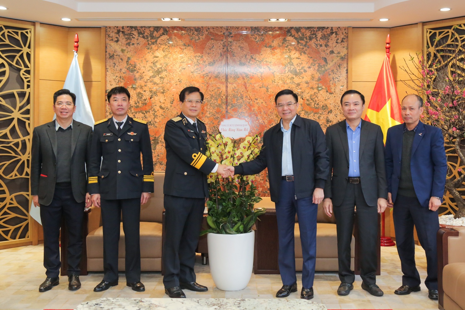Petrovietnam và Quân chủng Hải quân tăng cường phối hợp, hoàn thành xuất sắc nhiệm vụ xây dựng và bảo vệ Tổ quốc