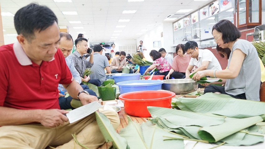 Công đoàn PVFCCo tổ chức Hội thi “Gói bánh chưng” Xuân Giáp Thìn 2024