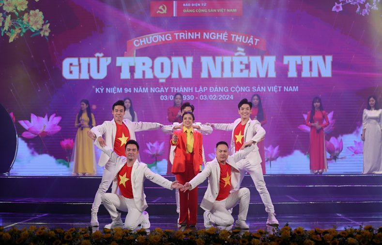 Chương trình nghệ thuật “Giữ trọn niềm tin”: Rạng rỡ 94 mùa xuân có Đảng