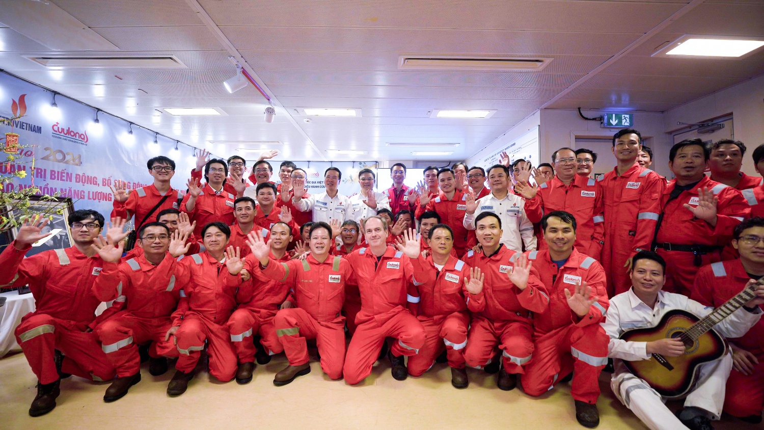 Petrovietnam đồng bộ, đồng hành thực hiện các mục tiêu lớn để phát triển kinh tế, xã hội đất nước Petrovietnam đồng bộ, đồng hành thực hiện các mục tiêu lớn để phát triển kinh tế, xã hội đất nước