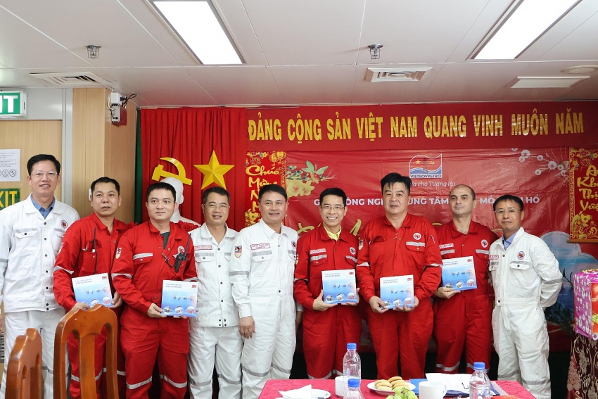 “Xuân nghĩa tình Dầu khí - Tết ấm áp, sẻ chia” tại Liên doanh Vietsovpetro