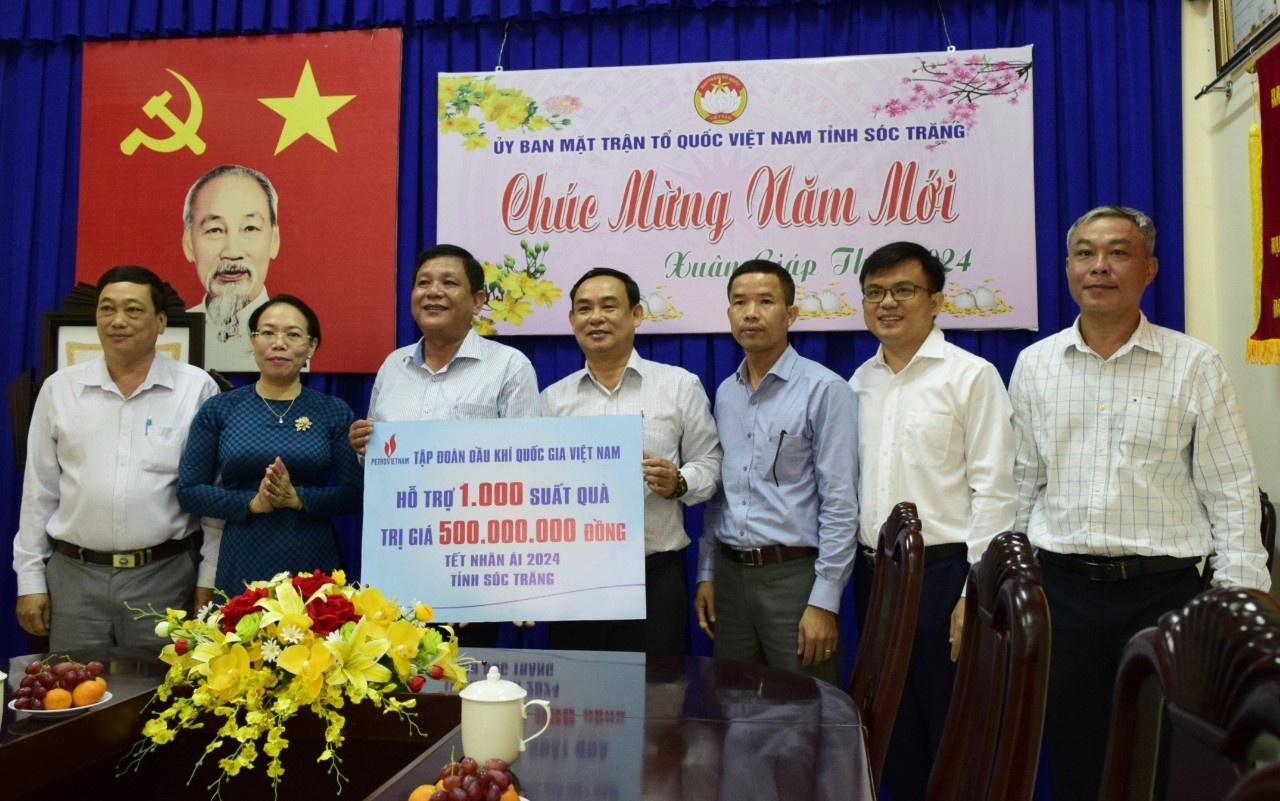 Petrovietnam hỗ trợ 1.000 suất quà cho người nghèo tỉnh Sóc Trăng