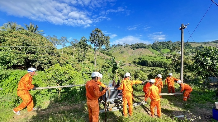 Người thợ điện trên quê hương Anh hùng Núp