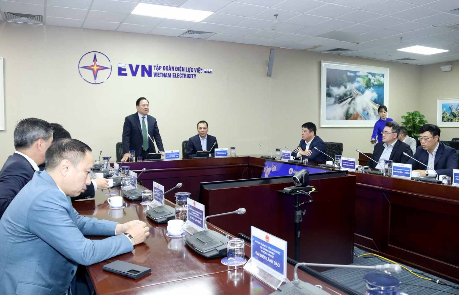 Chủ tịch Ủy ban Quản lý vốn Nhà nước tại doanh nghiệp làm việc với EVN Chủ tịch Ủy ban Quản lý vốn Nhà nước tại doanh nghiệp làm việc với EVN