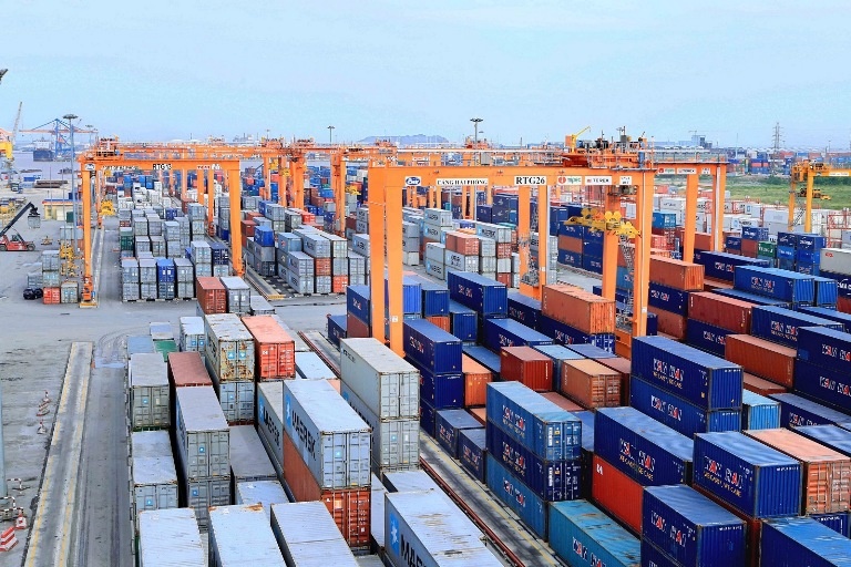 Tin tức kinh tế ngày 19/2: Thu ngân sách từ hoạt động xuất nhập khẩu tăng cao Tin tức kinh tế ngày 19/2: Thu ngân sách từ hoạt động xuất nhập khẩu tăng cao