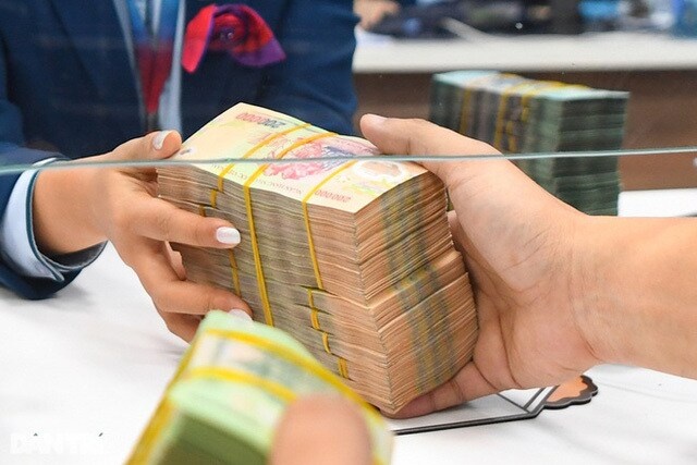 Tin ngân hàng ngày 20/2: Bổ sung quy định về rút tiền hàng loạt Tin ngân hàng ngày 20/2: Bổ sung quy định về rút tiền hàng loạt